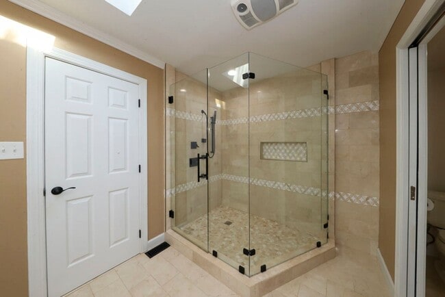 Building Photo - Luxury Kingsmill Treehouse Retreat | 7BR Custom Home with Private Suite