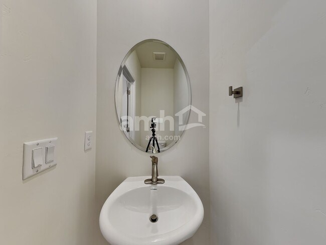 Building Photo - 5924 Verdigris Dr