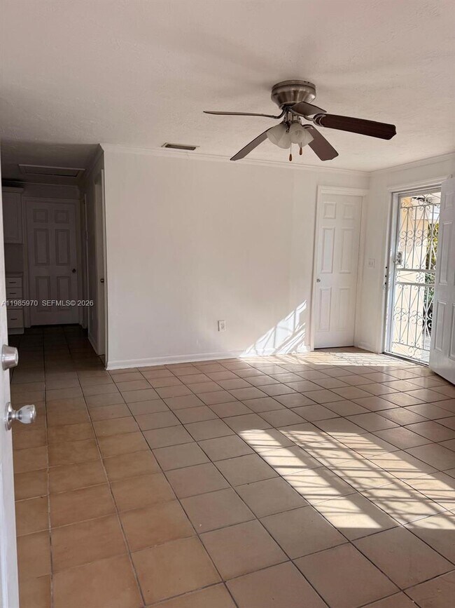 Building Photo - 409 NW 33rd St