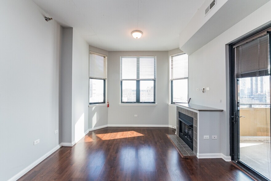 Building Photo - 1464 S Michigan Ave