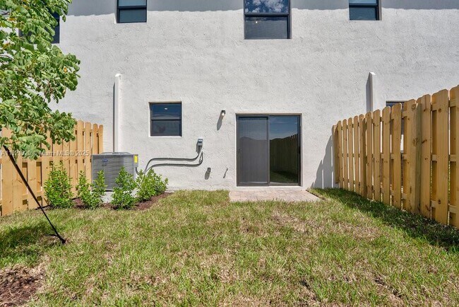 Building Photo - 11926 SW 247th Ter