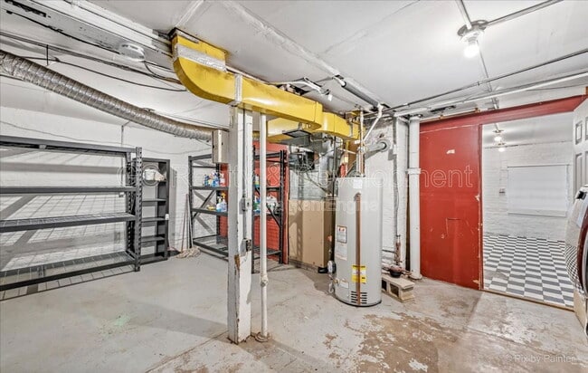 Building Photo - 1932 N Karlov Ave