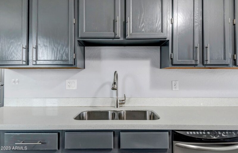 Building Photo - 2413 W Yuma St