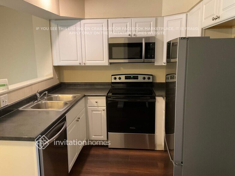 Building Photo - 1811 S Quebec Way