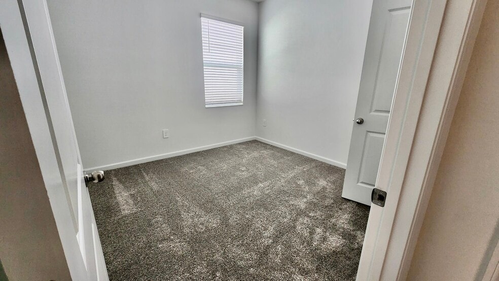 Building Photo - 1430 Brentwood Dr