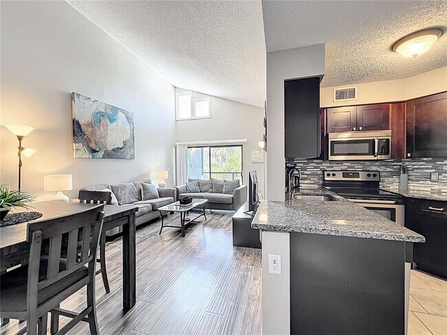 Building Photo - 3944 Atrium Dr