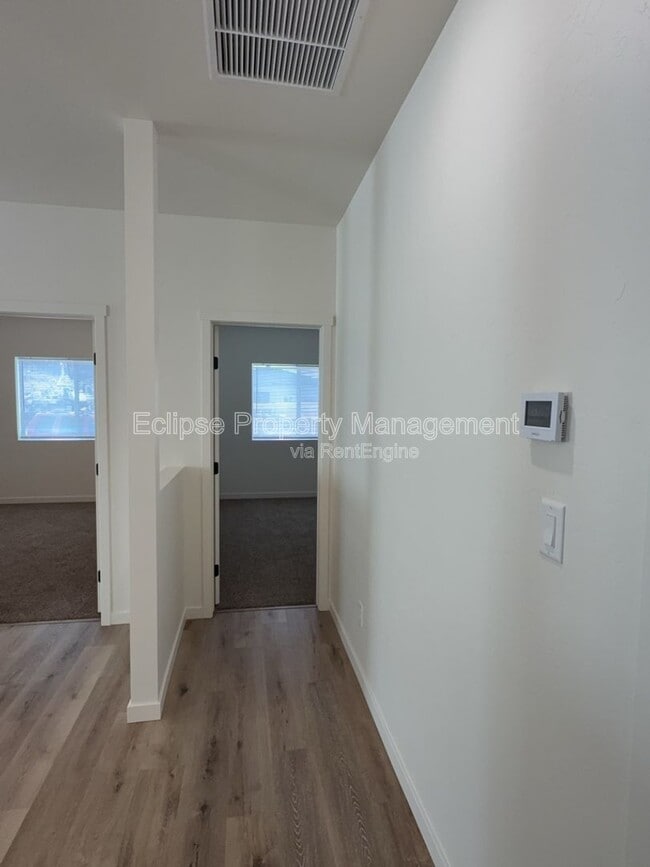 Building Photo - 2638-B 1/2 B 1/2 Rd