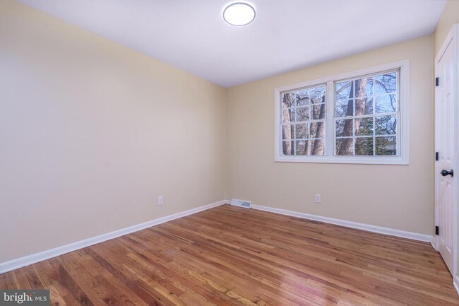 Building Photo - 344 Nimitz Rd