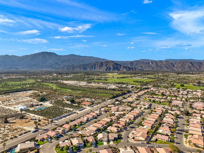 Building Photo - 49771 Lincoln Dr