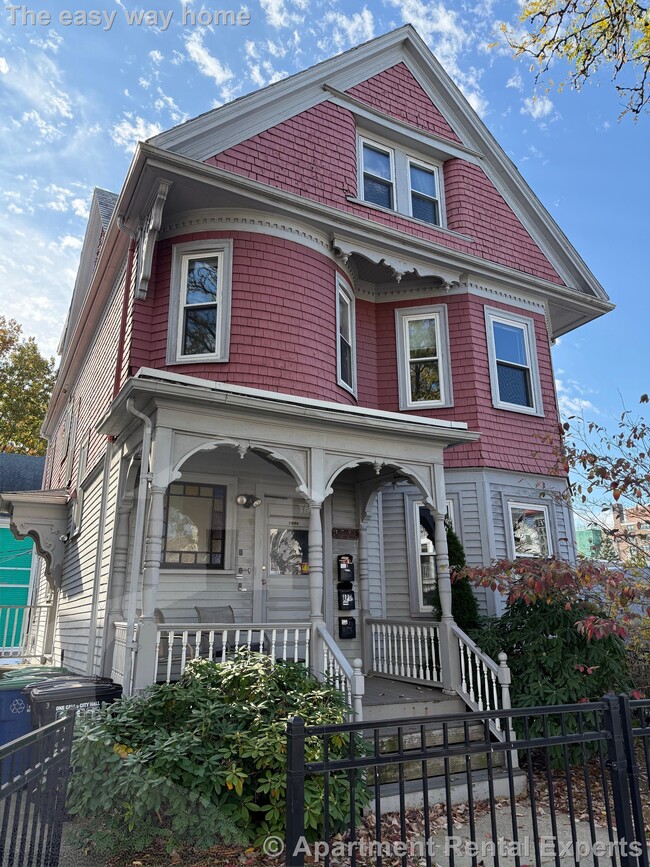 Building Photo - Somerville/Teele Square 2 Bedroom