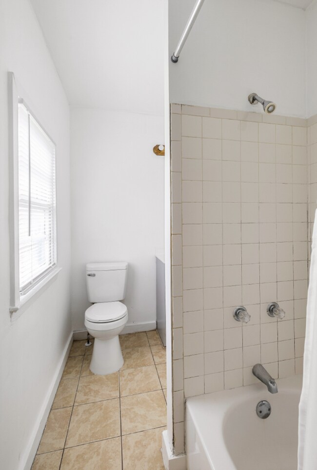 Building Photo - Spacious & Fully Renovated Prime North Charleston Location – Pre-Leasing Now!