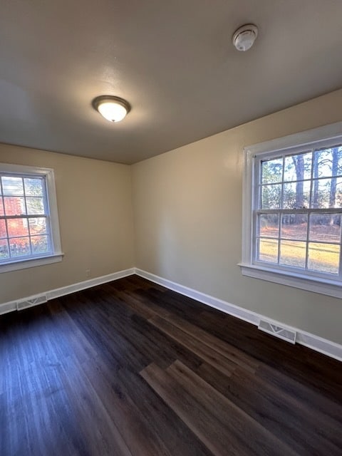 Building Photo - 607 Fairfax Ave NE