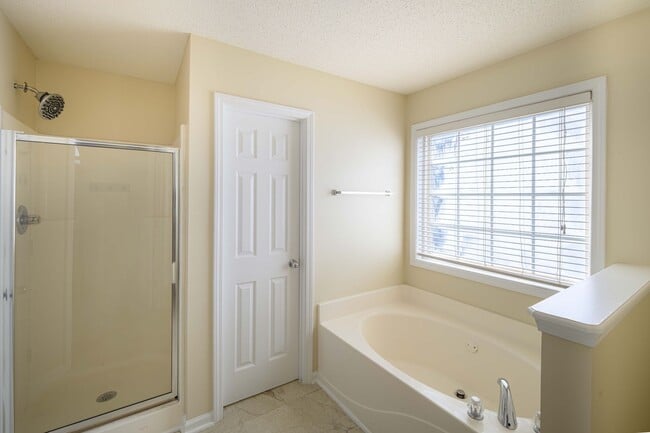 Building Photo - 3Bd/2.5Ba Home in South Fulton with Easy Access to Airport!