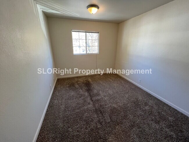 Building Photo - AVAILABLE AUGUST - Upstairs San Luis Obispo Condo - 2 Bedroom / 1 Bathroom