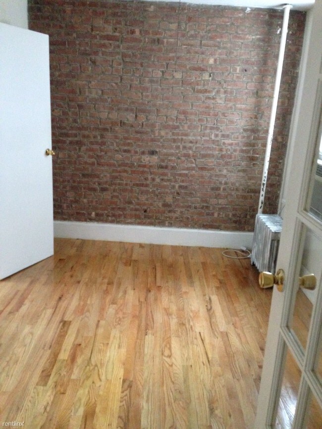 Building Photo - 462 Carroll St