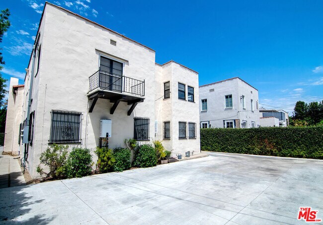 Building Photo - 228 S Orange Dr