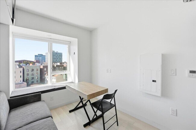 Building Photo - 190 Academy St