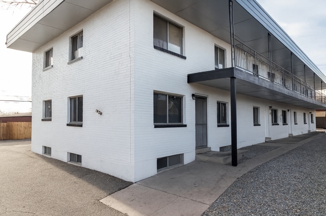 Building Photo - 215 S Ingalls St