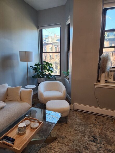 Building Photo - 471 Massachusetts Ave