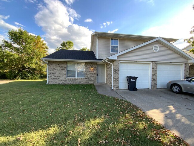 Building Photo - 3566-3568 Prescott Dr