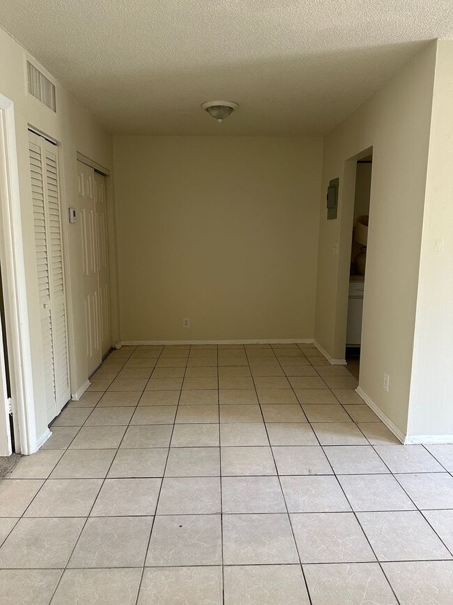 Building Photo - 1 bed 1 bath