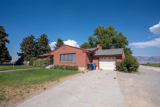 Building Photo - 182 S 800 E