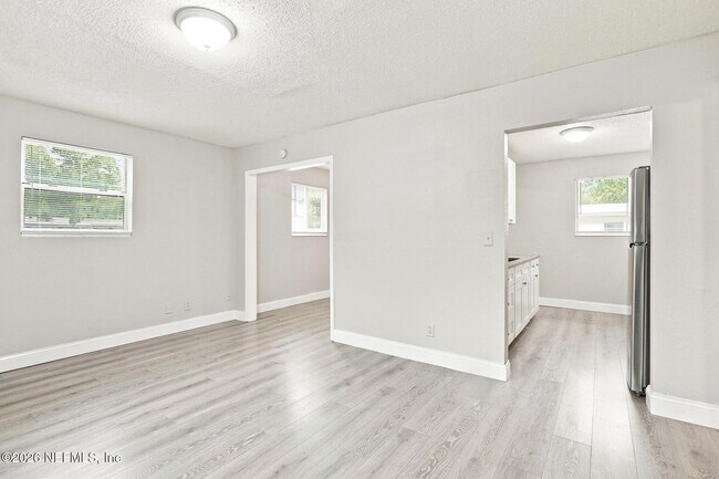 Building Photo - 6790 Tinkerbell Ln