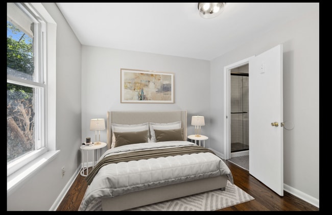Building Photo - Newly Renovated Unit!