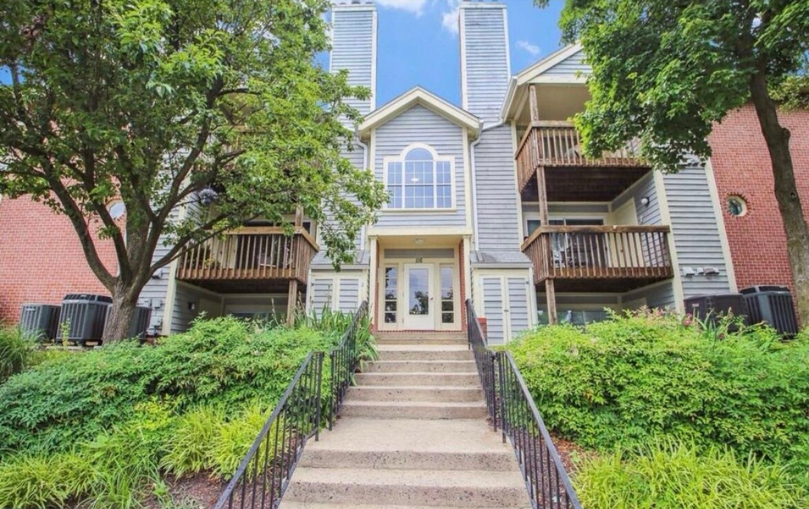 Building Photo - 116 Water Fountain Way