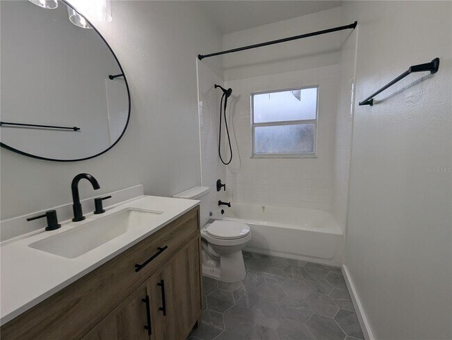 Building Photo - 1333 Flaxwood Ave