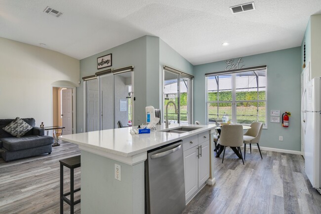 Building Photo - 2237 Wyndham Palms Way