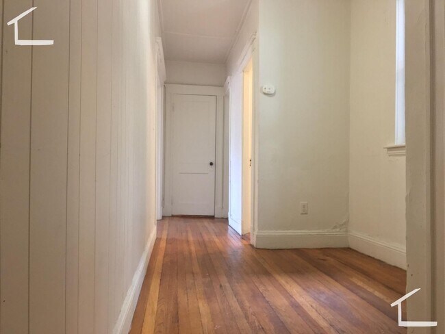 Building Photo - Fenway 1 bed split - available 9/5