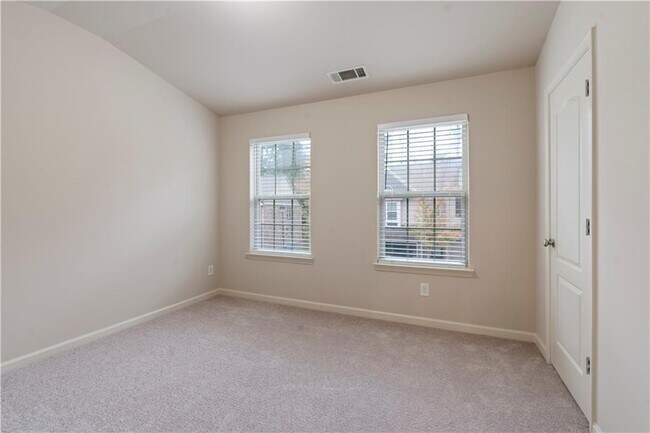 Building Photo - 3879 Brockenhurst Dr