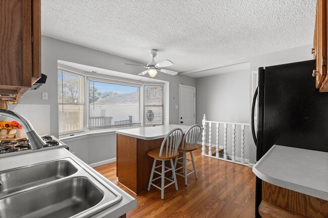 Building Photo - 1120 Gahan Dr