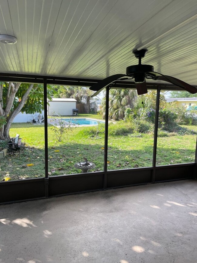 Building Photo - Convenient Port Charlotte Location!