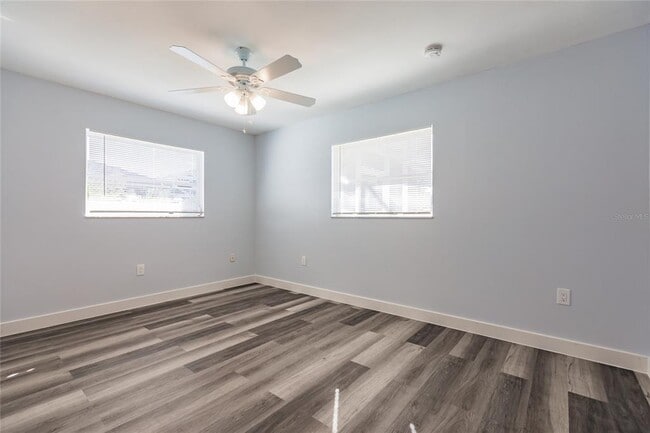 Building Photo - 11065 Waterford Ave