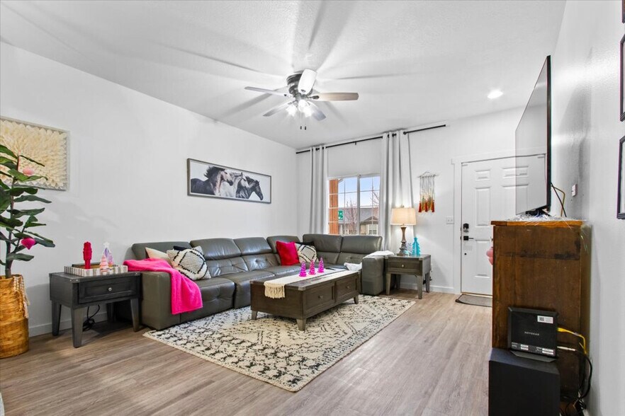 Building Photo - 3962 N McKinley Pk Ave