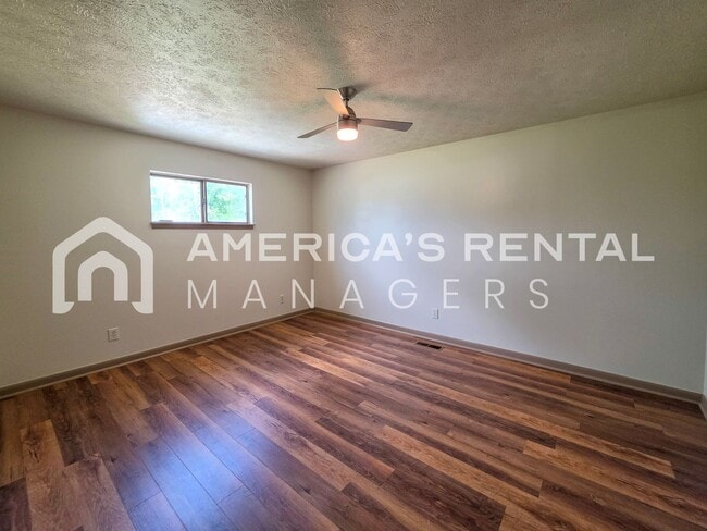 Building Photo - 3100 Apple Valley Ln