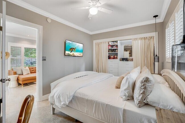 Primary Photo - 3421 Norfolk St