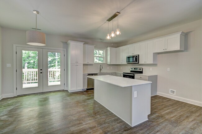 Building Photo - 248 Delview Dr
