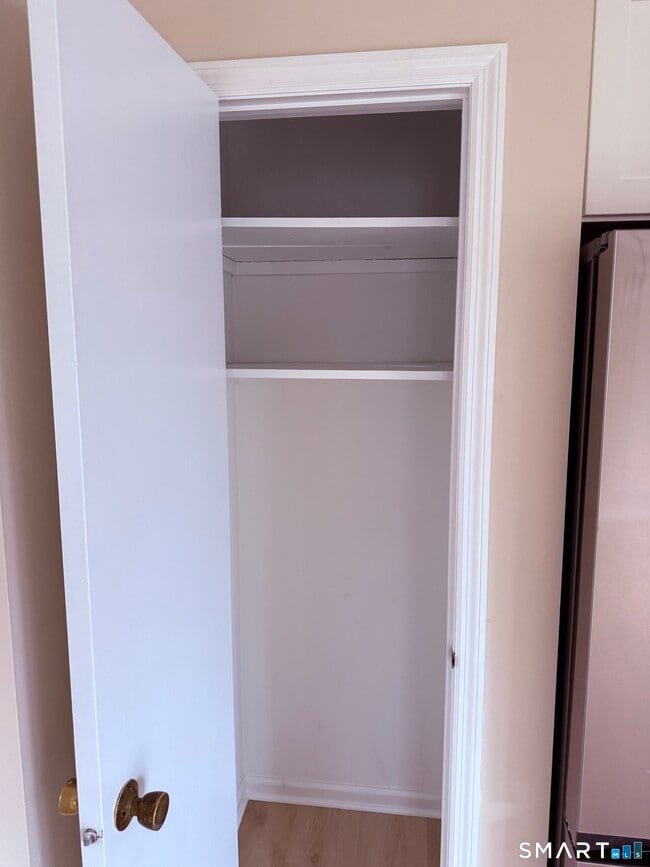 Building Photo - 41 1/2 Cedar Crest Pl