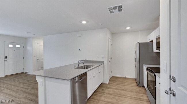 Building Photo - 3716 Celesta Vis Ave