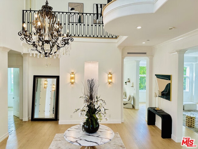 Building Photo - 1447 San Ysidro Dr