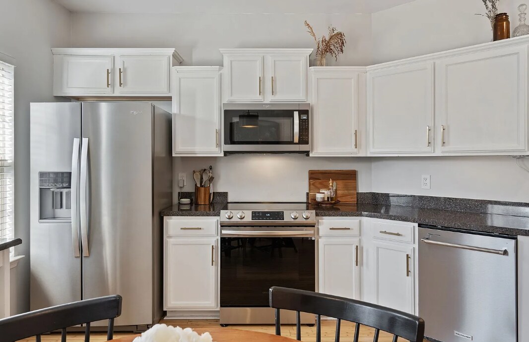 Building Photo - 5433 Perlou Ln