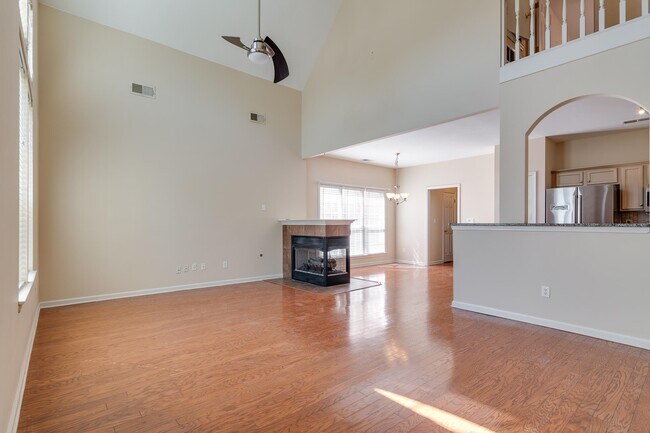 Building Photo - 331 Fountain River Dr