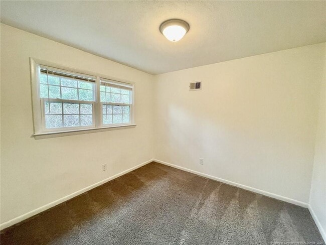 Building Photo - 820 Pilot Ave