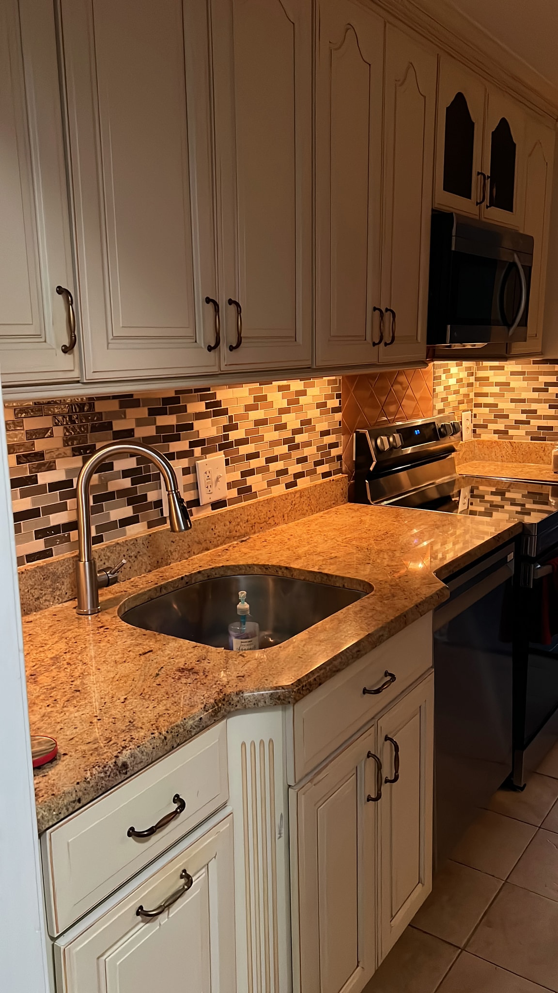 Building Photo - 2300 Pimmit Dr