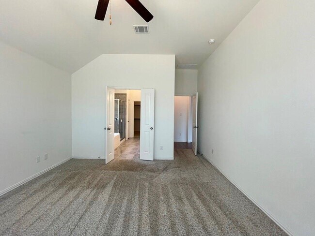 Building Photo - 205 Baralo St