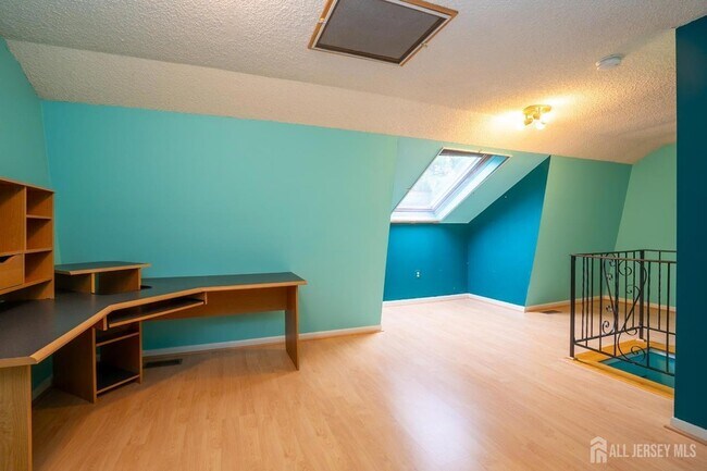 Building Photo - 16 Thoreau Dr