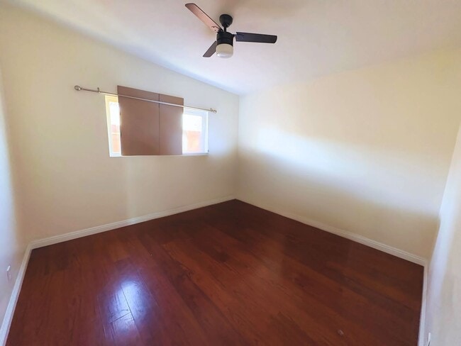 Building Photo - 2 Bedroom Rancho Cucamonga Unit